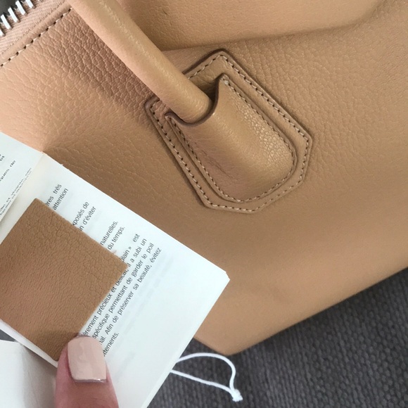 Givenchy Antigona — Medium size - Picture 3 of 4